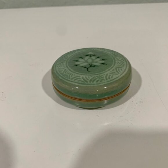 VTG ~ ASIAN CELADON GLAZED JAR WITH LID - Picture 4 of 4